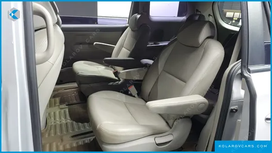 KIA CARNIVAL 9-SEATER LUXURY