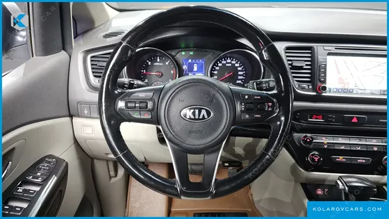 KIA CARNIVAL 9-SEATER LUXURY