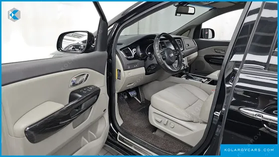 KIA CARNIVAL GASOLINE 7-SEATER LIMOUSINE