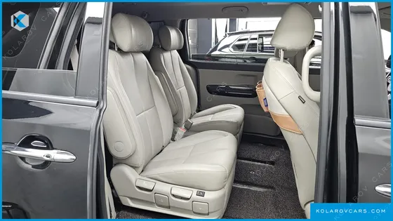 KIA CARNIVAL GASOLINE 7-SEATER LIMOUSINE