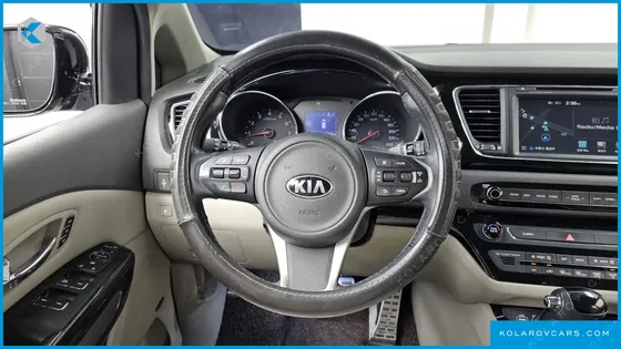 KIA CARNIVAL GASOLINE 7-SEATER LIMOUSINE