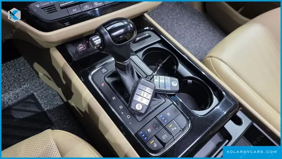 KIA CARNIVAL 9-SEATER PRESTIGE