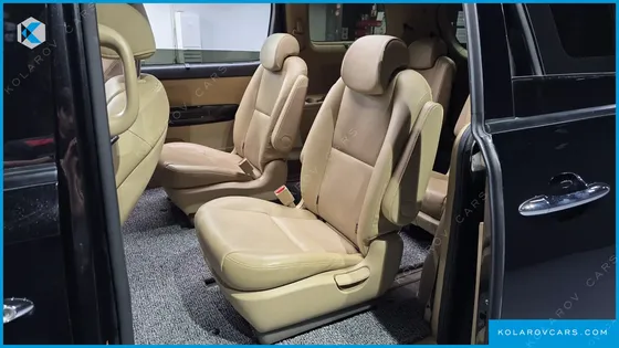 KIA CARNIVAL 9-SEATER PRESTIGE