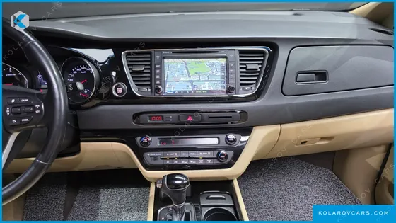 KIA CARNIVAL 9-SEATER PRESTIGE