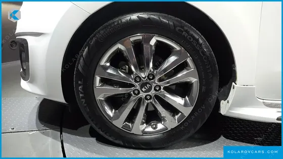 KIA CARNIVAL 9-SEATER PRESTIGE