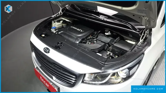 KIA CARNIVAL 9-SEATER PRESTIGE