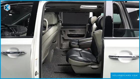 KIA CARNIVAL 9-SEATER PRESTIGE