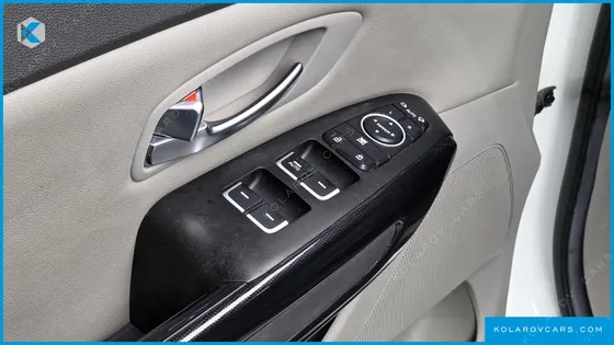 KIA CARNIVAL 9-SEATER PRESTIGE