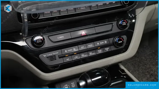 KIA CARNIVAL 9-SEATER PRESTIGE