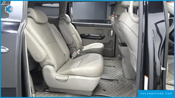 KIA CARNIVAL 9-SEATER PRESTIGE