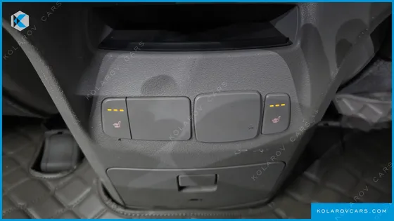 KIA CARNIVAL 9-SEATER PRESTIGE