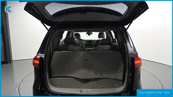 KIA CARNIVAL 9-SEATER PRESTIGE