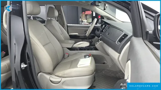 KIA CARNIVAL 9-SEATER PRESTIGE