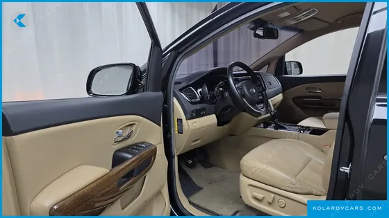 KIA CARNIVAL 9-SEATER HI-LIMOUSINE