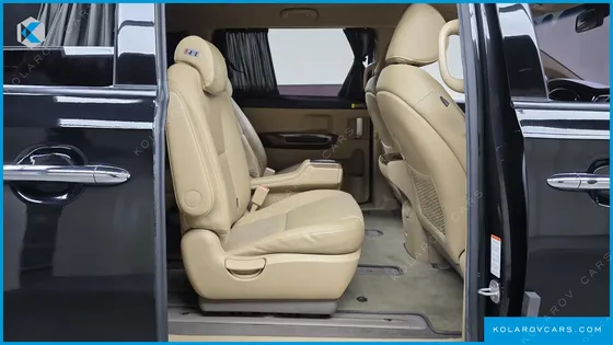 KIA CARNIVAL 9-SEATER HI-LIMOUSINE