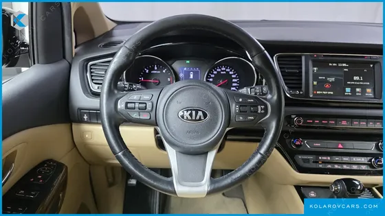 KIA CARNIVAL 9-SEATER HI-LIMOUSINE