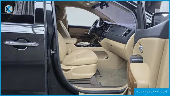 KIA CARNIVAL 9-SEATER HI-LIMOUSINE