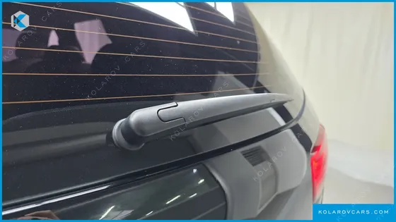 KIA CARNIVAL 9-SEATER HI-LIMOUSINE