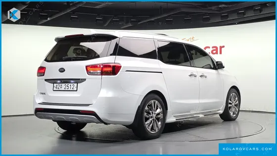 KIA CARNIVAL 9-SEATER NOBLESSE