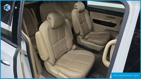 KIA CARNIVAL 9-SEATER NOBLESSE