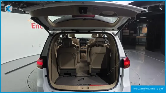 KIA CARNIVAL 9-SEATER NOBLESSE