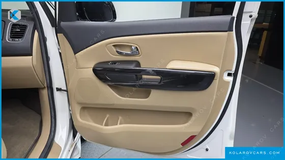 KIA CARNIVAL 9-SEATER NOBLESSE