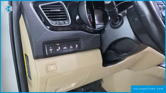 KIA CARNIVAL 9-SEATER NOBLESSE