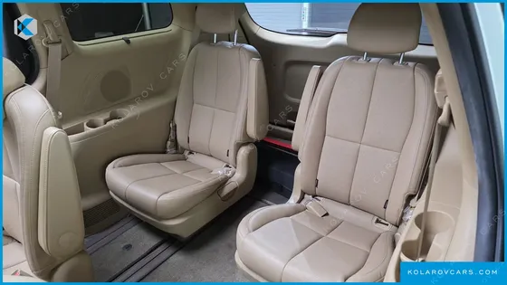 KIA CARNIVAL 9-SEATER NOBLESSE