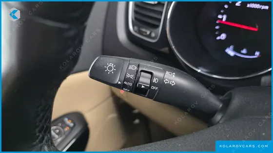 KIA CARNIVAL 9-SEATER NOBLESSE