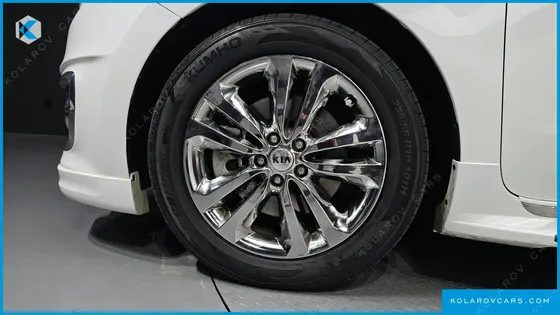 KIA CARNIVAL 9-SEATER HI-LIMOUSINE
