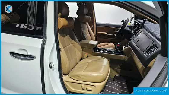 KIA CARNIVAL 9-SEATER HI-LIMOUSINE