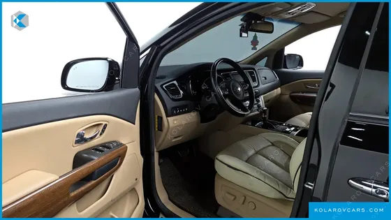 KIA CARNIVAL GASOLINE 9-SEATER HI-LIMOUSINE