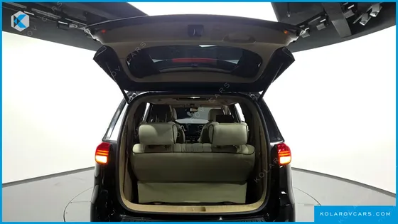 KIA CARNIVAL GASOLINE 9-SEATER HI-LIMOUSINE