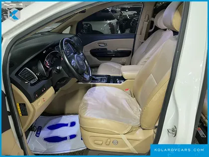 KIA CARNIVAL 9-SEATER PRESTIGE