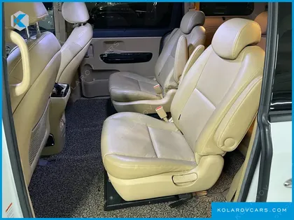 KIA CARNIVAL 9-SEATER PRESTIGE