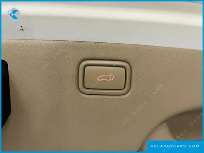 KIA CARNIVAL 9-SEATER PRESTIGE