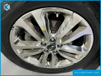 KIA CARNIVAL 9-SEATER PRESTIGE