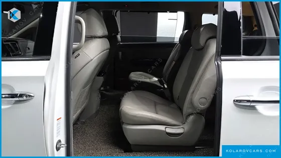 KIA CARNIVAL 9-SEATER PRESTIGE