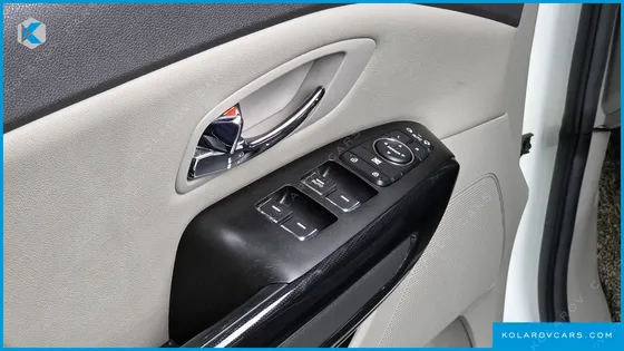 KIA CARNIVAL 9-SEATER PRESTIGE