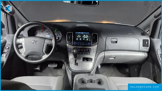 HYUNDAI STAREX VAN 3-SEATER