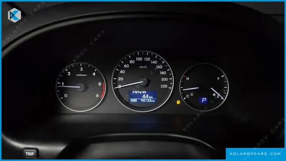HYUNDAI STAREX VAN 3-SEATER