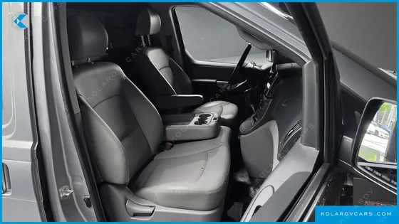 HYUNDAI STAREX VAN 3-SEATER