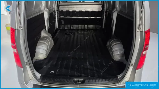 HYUNDAI STAREX VAN 3-SEATER
