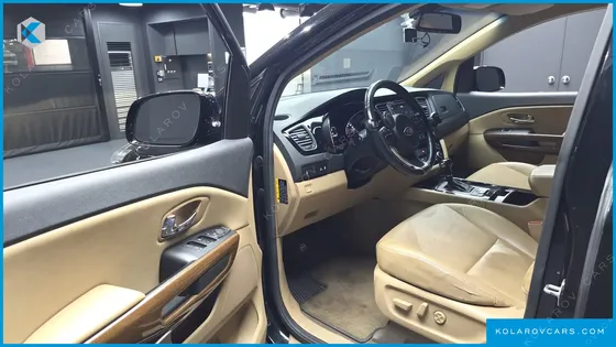 KIA CARNIVAL 9-SEATER HI-LIMOUSINE