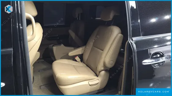 KIA CARNIVAL 9-SEATER HI-LIMOUSINE
