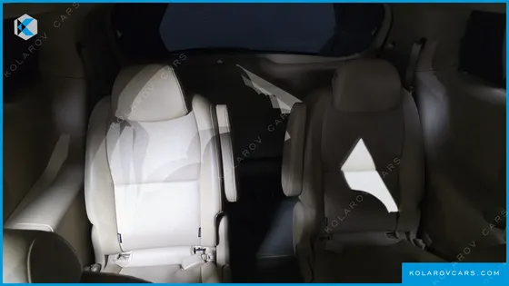 KIA CARNIVAL 9-SEATER HI-LIMOUSINE