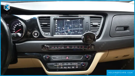 KIA CARNIVAL 9-SEATER HI-LIMOUSINE