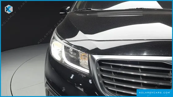 KIA CARNIVAL 9-SEATER HI-LIMOUSINE