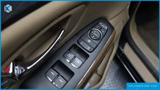 KIA CARNIVAL 9-SEATER HI-LIMOUSINE