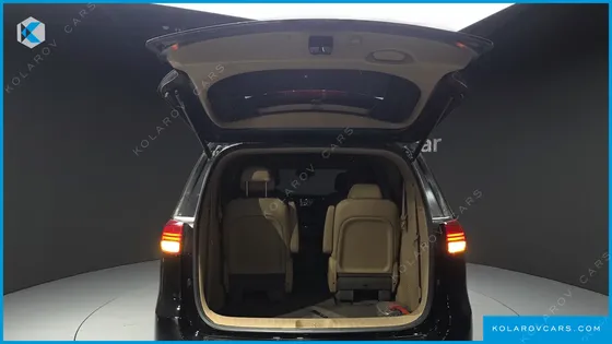 KIA CARNIVAL 9-SEATER HI-LIMOUSINE